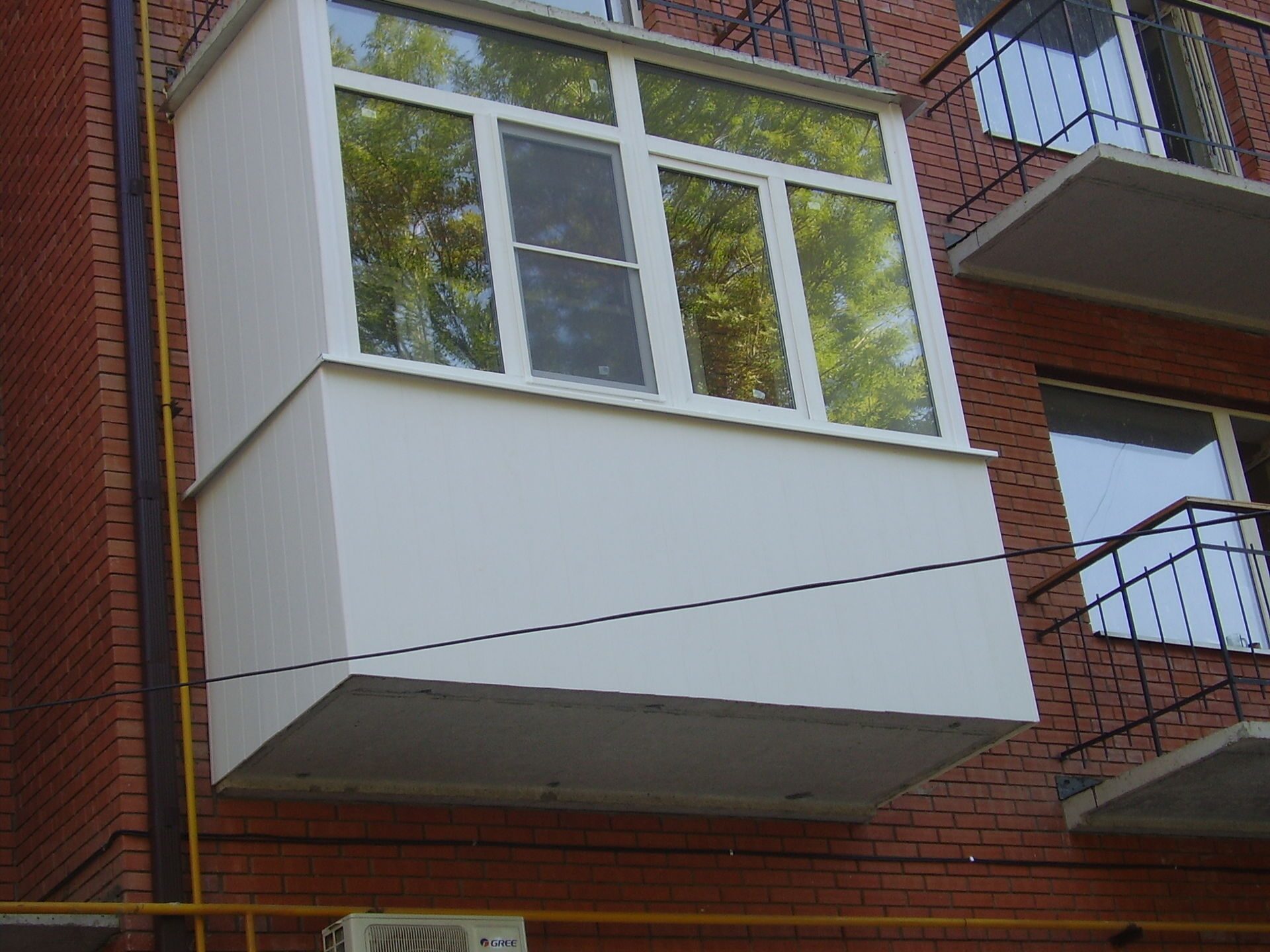 Балкон із сендвіч-панелей